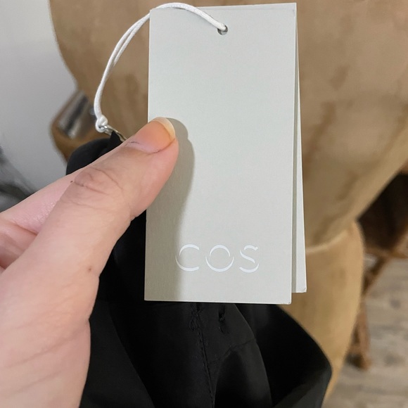 NWT COS 100% Silk Black Longsleeve Blouse w Back Button Detail Drapey Size 12 - Picture 5 of 7